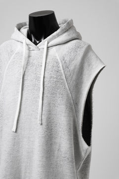 画像をギャラリービューアに読み込む, thomkrom SPLAY DYED SLEEVELESS HOODIE TOPS  / FRENCH TERRY ORGANIC (OFF WHITE)
