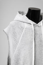 画像をギャラリービューアに読み込む, thomkrom SPLAY DYED SLEEVELESS HOODIE TOPS  / FRENCH TERRY ORGANIC (OFF WHITE)