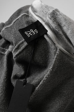 画像をギャラリービューアに読み込む, thomkrom SPLAY DYED SLEEVELESS HOODIE TOPS  / FRENCH TERRY ORGANIC (OFF WHITE)