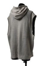 画像をギャラリービューアに読み込む, thomkrom SPLAY DYED SLEEVELESS HOODIE TOPS  / FRENCH TERRY ORGANIC (SAND)