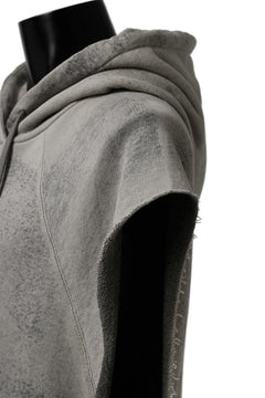 画像をギャラリービューアに読み込む, thomkrom SPLAY DYED SLEEVELESS HOODIE TOPS  / FRENCH TERRY ORGANIC (SAND)