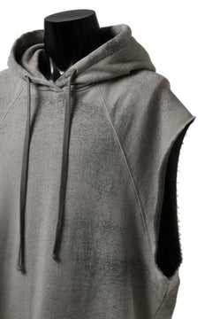 画像をギャラリービューアに読み込む, thomkrom SPLAY DYED SLEEVELESS HOODIE TOPS  / FRENCH TERRY ORGANIC (SAND)