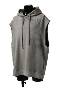 画像をギャラリービューアに読み込む, thomkrom SPLAY DYED SLEEVELESS HOODIE TOPS  / FRENCH TERRY ORGANIC (SAND)