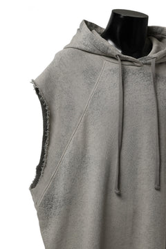 画像をギャラリービューアに読み込む, thomkrom SPLAY DYED SLEEVELESS HOODIE TOPS  / FRENCH TERRY ORGANIC (SAND)