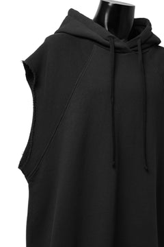 画像をギャラリービューアに読み込む, thomkrom SLEEVELESS HOODIE TOPS  / FRENCH TERRY ORGANIC (BLACK)