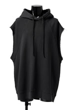画像をギャラリービューアに読み込む, thomkrom SLEEVELESS HOODIE TOPS  / FRENCH TERRY ORGANIC (BLACK)