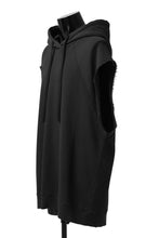 画像をギャラリービューアに読み込む, thomkrom SLEEVELESS HOODIE TOPS  / FRENCH TERRY ORGANIC (BLACK)