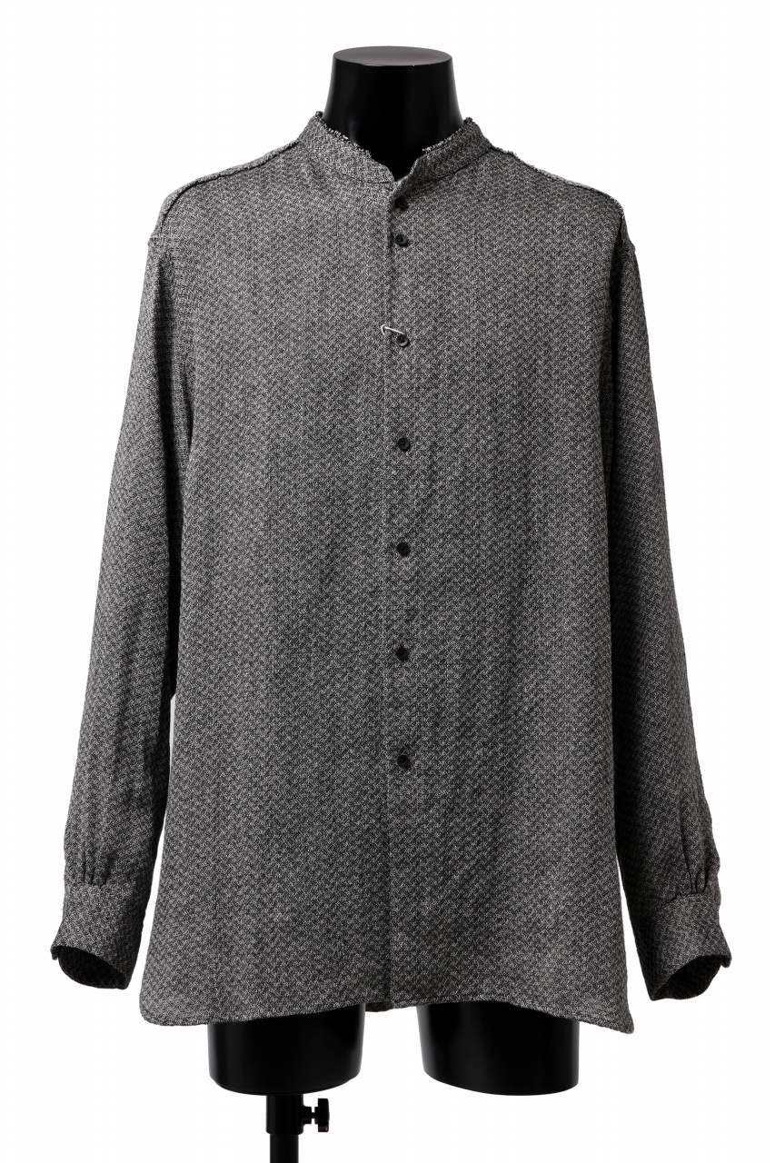 画像をギャラリービューアに読み込む, COLINA BANDED COLLAR WIDE SHIRT / LINEN DOBBY CHAMBRAY (BLACK)