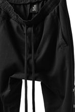 画像をギャラリービューアに読み込む, thomkrom SNAP BUTTON SLITS JOGGER PANTS / COMBI ELASTIC (BLACK)
