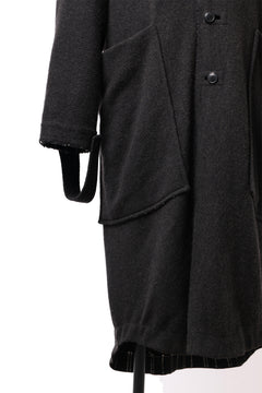 画像をギャラリービューアに読み込む, SOSNOVSKA FALLEN SLEEVES COAT (BLACK)