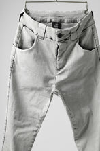 画像をギャラリービューアに読み込む, thomkrom ACID BLEACH SCAR STITCH SLIM TROUSERS / STRETCH TENCEL DENIM (LIGHT GREY)