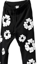 画像をギャラリービューアに読み込む, READYMADE x DENIM TEARS COTTON WREATH SWEAT FLARE PANTS (BLACK)