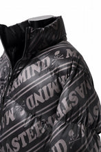 画像をギャラリービューアに読み込む, mastermind WORLD x Rocky Mountain Featherbed STAND DOWN JACKET (BLACK)