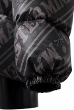 画像をギャラリービューアに読み込む, mastermind WORLD x Rocky Mountain Featherbed STAND DOWN JACKET (BLACK)