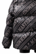 画像をギャラリービューアに読み込む, mastermind WORLD x Rocky Mountain Featherbed STAND DOWN JACKET (BLACK)