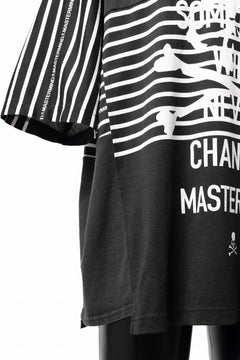 Load image into Gallery viewer, mastermind JAPAN x CHANGES exclusive SHORT SLEEVE TEE / REGULAR FIT (BLACK #GUNS 'N' ROSES)