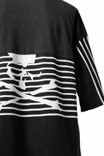 Load image into Gallery viewer, mastermind JAPAN x CHANGES exclusive SHORT SLEEVE TEE / REGULAR FIT (BLACK #GUNS 'N' ROSES)