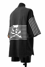 Load image into Gallery viewer, mastermind JAPAN x CHANGES exclusive SHORT SLEEVE TEE / REGULAR FIT (BLACK #GUNS 'N' ROSES)