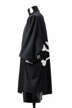 Load image into Gallery viewer, mastermind JAPAN x CHANGES exclusive SHORT SLEEVE TEE / REGULAR FIT (BLACK #NIRVANA-YELLOW)