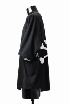 Load image into Gallery viewer, mastermind JAPAN x CHANGES exclusive SHORT SLEEVE TEE / REGULAR FIT (BLACK #NIRVANA-YELLOW)