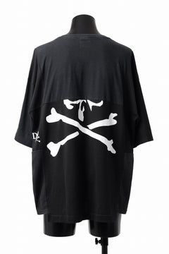 Load image into Gallery viewer, mastermind JAPAN x CHANGES exclusive SHORT SLEEVE TEE / REGULAR FIT (BLACK #NIRVANA-YELLOW)