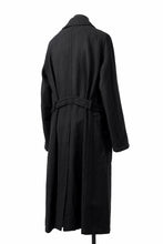 Load image into Gallery viewer, ISAMU KATAYAMA BACKLASH OVER COAT / GARMENT NATURAL DYED WOVEN + ELECTRIC HEATING LINER (SUMI)