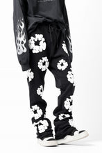 画像をギャラリービューアに読み込む, READYMADE x DENIM TEARS COTTON WREATH SWEAT FLARE PANTS (BLACK)