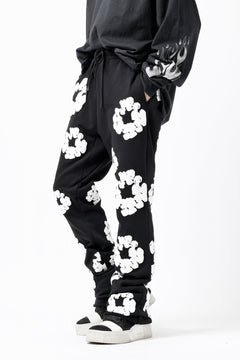 画像をギャラリービューアに読み込む, READYMADE x DENIM TEARS COTTON WREATH SWEAT FLARE PANTS (BLACK)