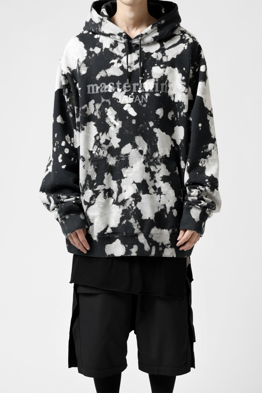 Load image into Gallery viewer, mastermind JAPAN SWEAT HOODIE / BLEACH & TIE DYE (BLACK x WHITE)