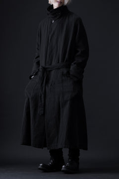 Load image into Gallery viewer, ISAMU KATAYAMA BACKLASH OVER COAT / GARMENT NATURAL DYED WOVEN + ELECTRIC HEATING LINER (SUMI)
