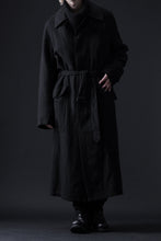 Load image into Gallery viewer, ISAMU KATAYAMA BACKLASH OVER COAT / GARMENT NATURAL DYED WOVEN + ELECTRIC HEATING LINER (SUMI)