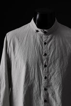 Load image into Gallery viewer, KLASICA BAND COLLAR FINE STITCHED SHIRT / HAND DYED TWCOLI (CONCRETE)