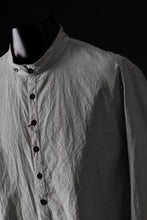 画像をギャラリービューアに読み込む, KLASICA BAND COLLAR FINE STITCHED SHIRT / HAND DYED COTTON-LINEN (CONCRETE)