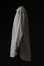 Load image into Gallery viewer, KLASICA BAND COLLAR FINE STITCHED SHIRT / HAND DYED TWCOLI (CONCRETE)
