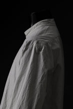 Load image into Gallery viewer, KLASICA BAND COLLAR FINE STITCHED SHIRT / HAND DYED TWCOLI (CONCRETE)