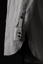 画像をギャラリービューアに読み込む, KLASICA BAND COLLAR FINE STITCHED SHIRT / HAND DYED COTTON-LINEN (CONCRETE)