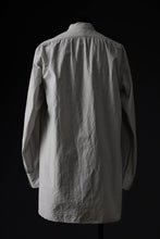 Load image into Gallery viewer, KLASICA BAND COLLAR FINE STITCHED SHIRT / HAND DYED TWCOLI (CONCRETE)