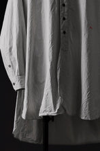 画像をギャラリービューアに読み込む, KLASICA REGULAR COLLAR OVER SIZED SHIRT / HAND DYED COTTON-LINEN (CONCRETE)