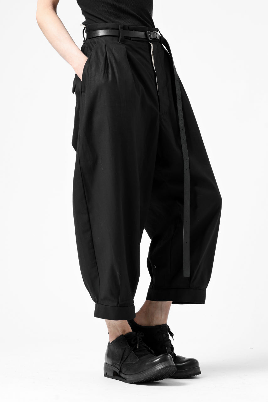 画像をギャラリービューアに読み込む, KLASICA GOSSE 2 TUCKED TROUSERS / DRY BACK TWILL (BLACK)