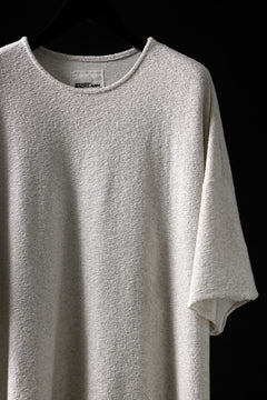 Load image into Gallery viewer, ISAMU KATAYAMA BACKLASH RANDOM PILE FABRIC SHORT SLEEVE CUT & SEWN (BEIGE)
