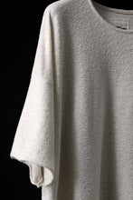 Load image into Gallery viewer, ISAMU KATAYAMA BACKLASH RANDOM PILE FABRIC SHORT SLEEVE CUT & SEWN (BEIGE)