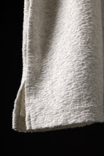 Load image into Gallery viewer, ISAMU KATAYAMA BACKLASH RANDOM PILE FABRIC SHORT SLEEVE CUT & SEWN (BEIGE)