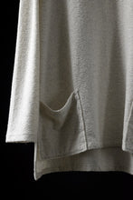 Load image into Gallery viewer, ISAMU KATAYAMA BACKLASH RANDOM PILE FABRIC LONG SLEEVE CUT & SEWN (BEIGE)