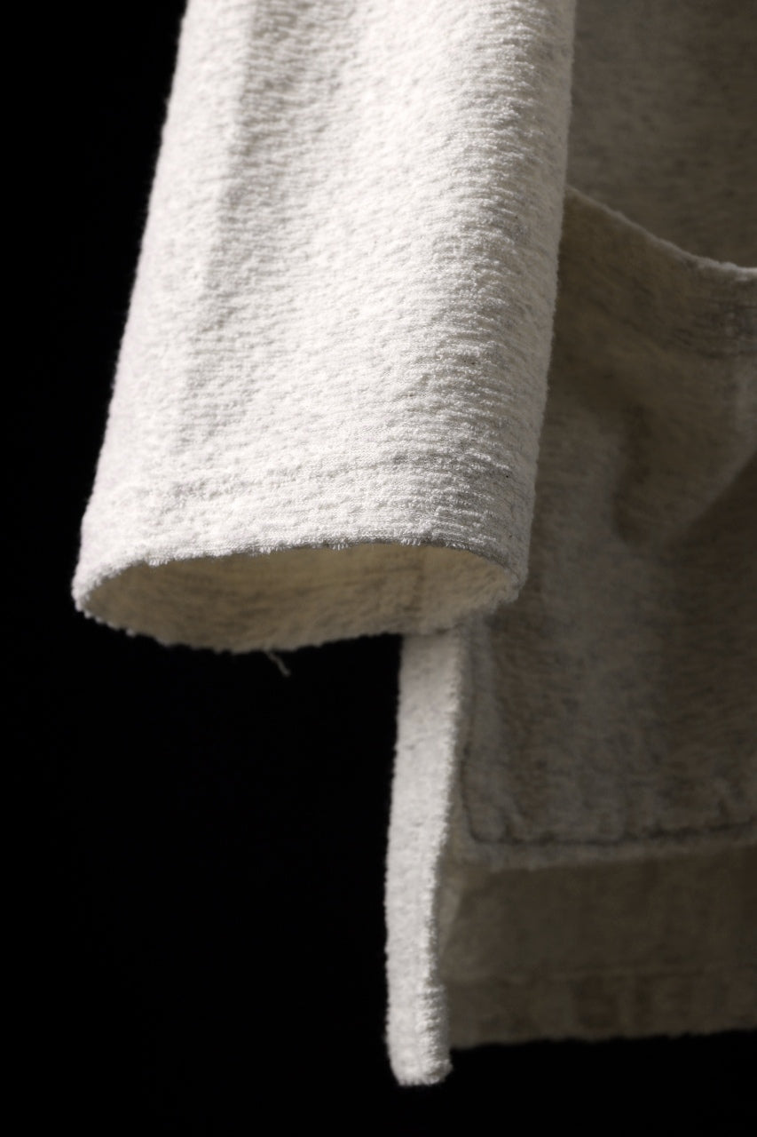 Load image into Gallery viewer, ISAMU KATAYAMA BACKLASH RANDOM PILE FABRIC LONG SLEEVE CUT & SEWN (BEIGE)