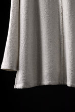 Load image into Gallery viewer, ISAMU KATAYAMA BACKLASH RANDOM PILE FABRIC LONG SLEEVE CUT & SEWN (BEIGE)