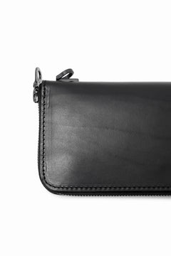 Load image into Gallery viewer, ISAMU KATAYAMA BACKLASH ROUND FASTNER WALLET / GUIDI OILED-CALF (BLACK)