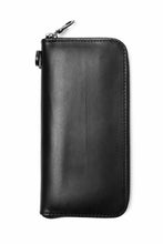 Load image into Gallery viewer, ISAMU KATAYAMA BACKLASH ROUND FASTNER WALLET / GUIDI OILED-CALF (BLACK)