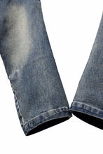 画像をギャラリービューアに読み込む, A.F ARTEFACT FLAP-DETAIL SLIM CARGO PANTS / FADED AGEING DENIM (BLUE)