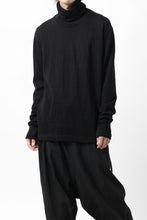 画像をギャラリービューアに読み込む, KLASICA SMOKE SMOOTH TURTLE NECK PULL / JACQUARD KNIT JERSEY (BLACK)
