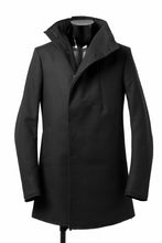 画像をギャラリービューアに読み込む, BORIS BIDJAN SABERI HIGH NECK SHORT COAT &quot;COAT 1. SHORT-FIF10008&quot; (BLACK)